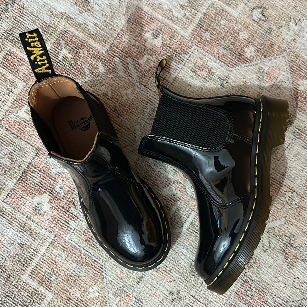 Woman’s NWOB Size 5 Dr. Martens Chelsea Boot